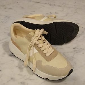 White Raven tan tennis shoes size 6